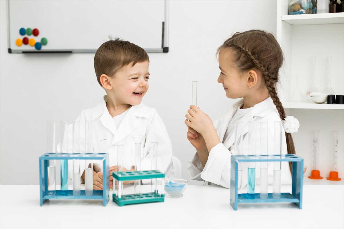 STEM vs STEAM: Understanding the Difference in Early Learning Education